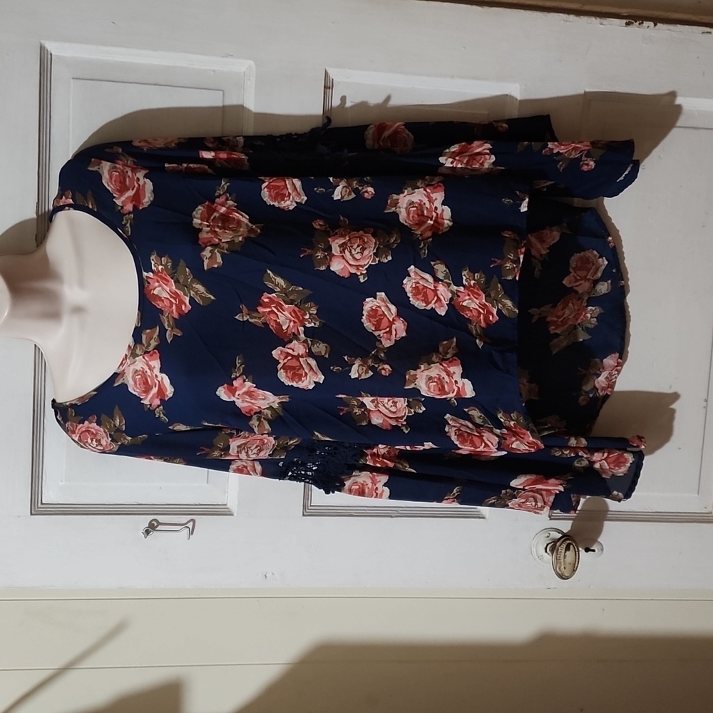 Rue21 Sheer Bell Sleeve High Low Top M